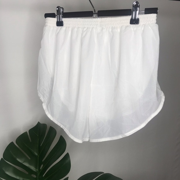 New Balance Lightweight Nylon Shorts w/ Lining - Picture 3 of 5